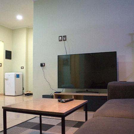 The Prism Apartment Tirana Esterno foto