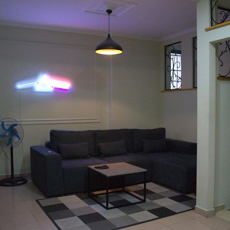 The Prism Apartment Tirana Esterno foto