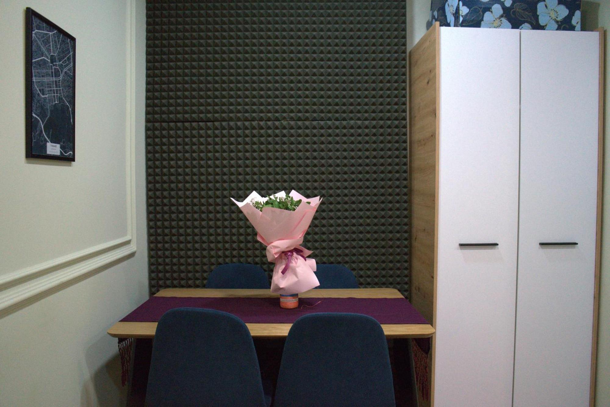 The Prism Apartment Tirana Esterno foto